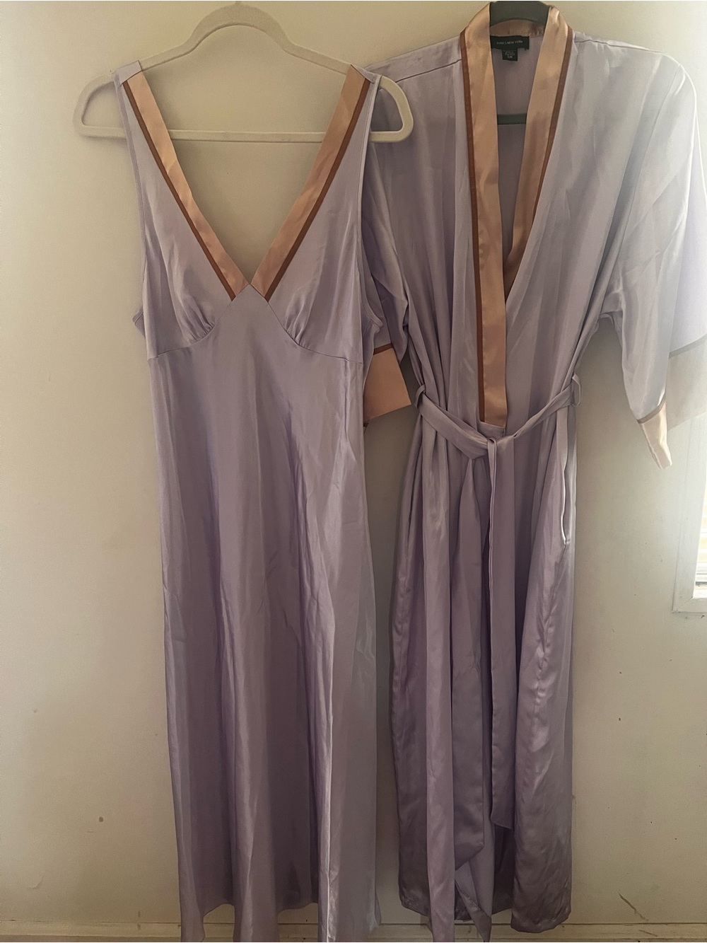 Jones New York Lavender Satin Robe & Nightgown Set | M